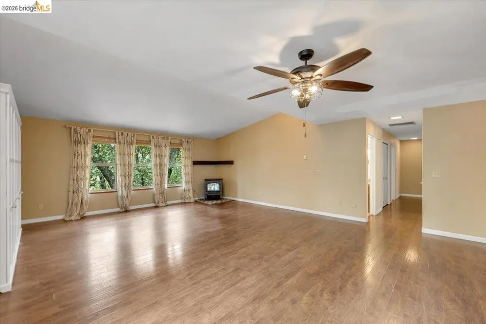 22100 Thunderbolt Dr. Sonora, CA 95370