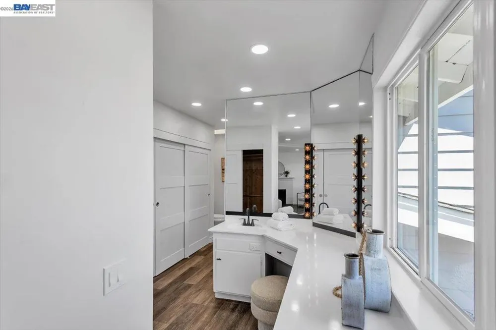 612 Fortress Isle Alameda, CA 94501