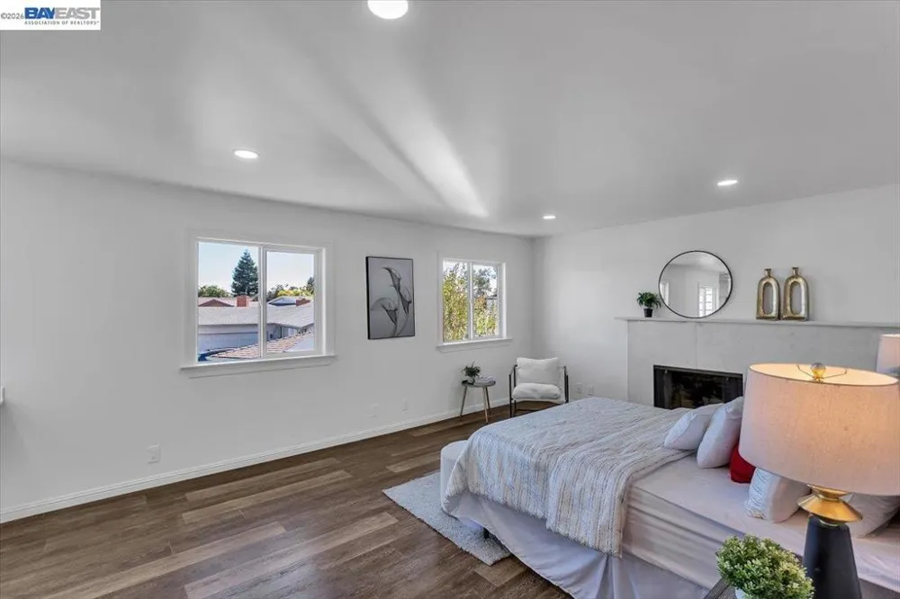 612 Fortress Isle Alameda, CA 94501
