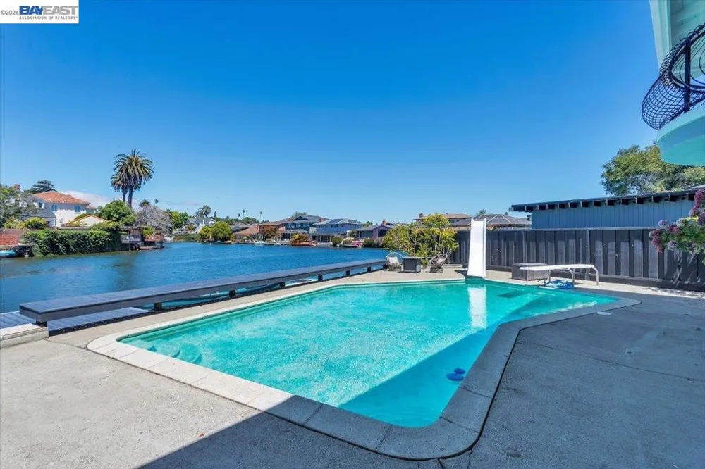 612 Fortress Isle Alameda, CA 94501