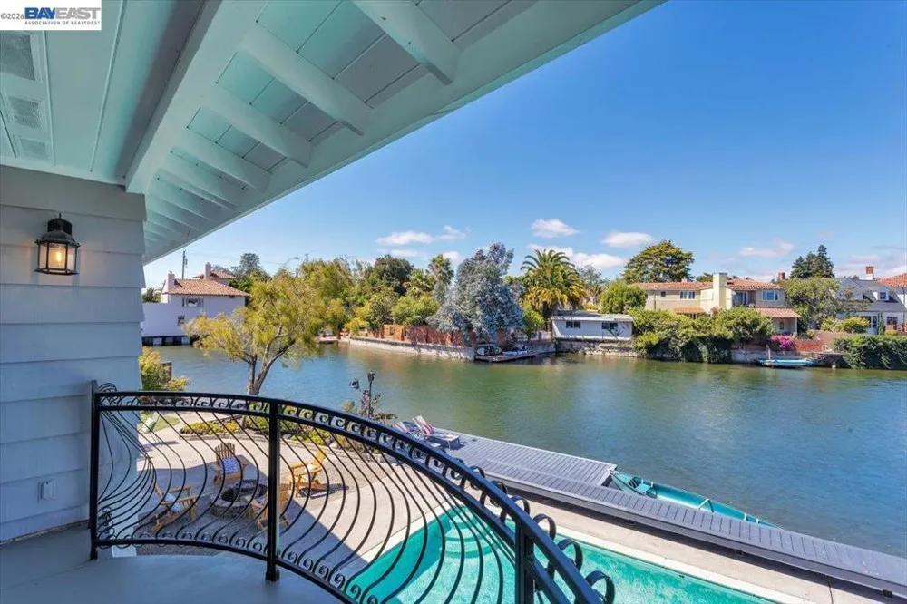 612 Fortress Isle Alameda, CA 94501