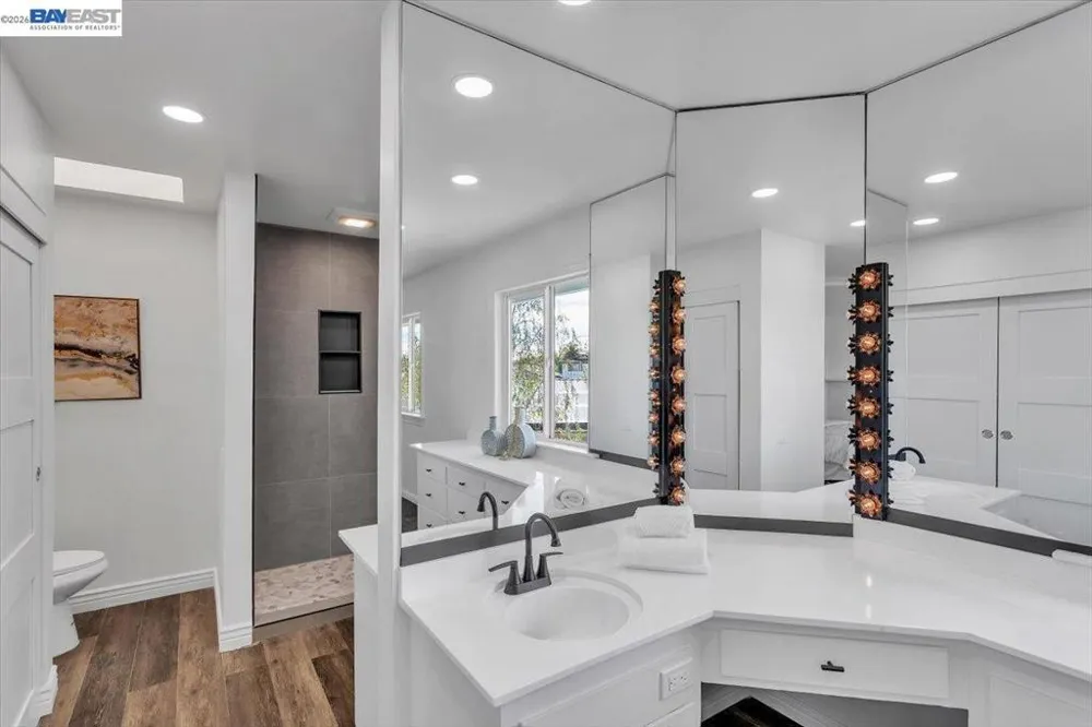 612 Fortress Isle Alameda, CA 94501