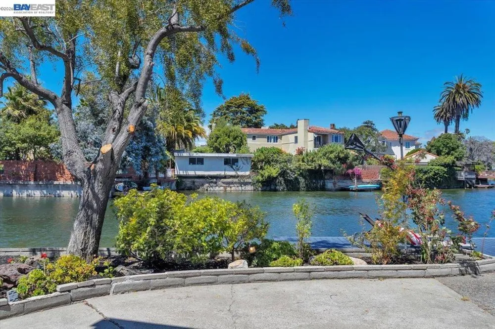 612 Fortress Isle Alameda, CA 94501