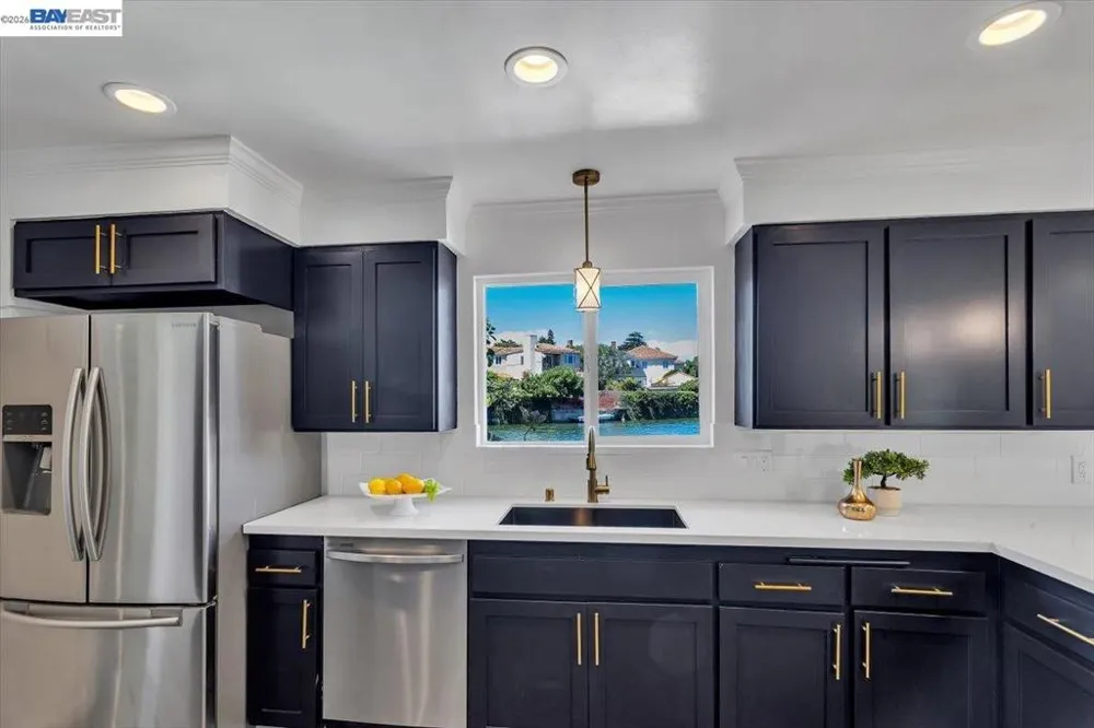 612 Fortress Isle Alameda, CA 94501