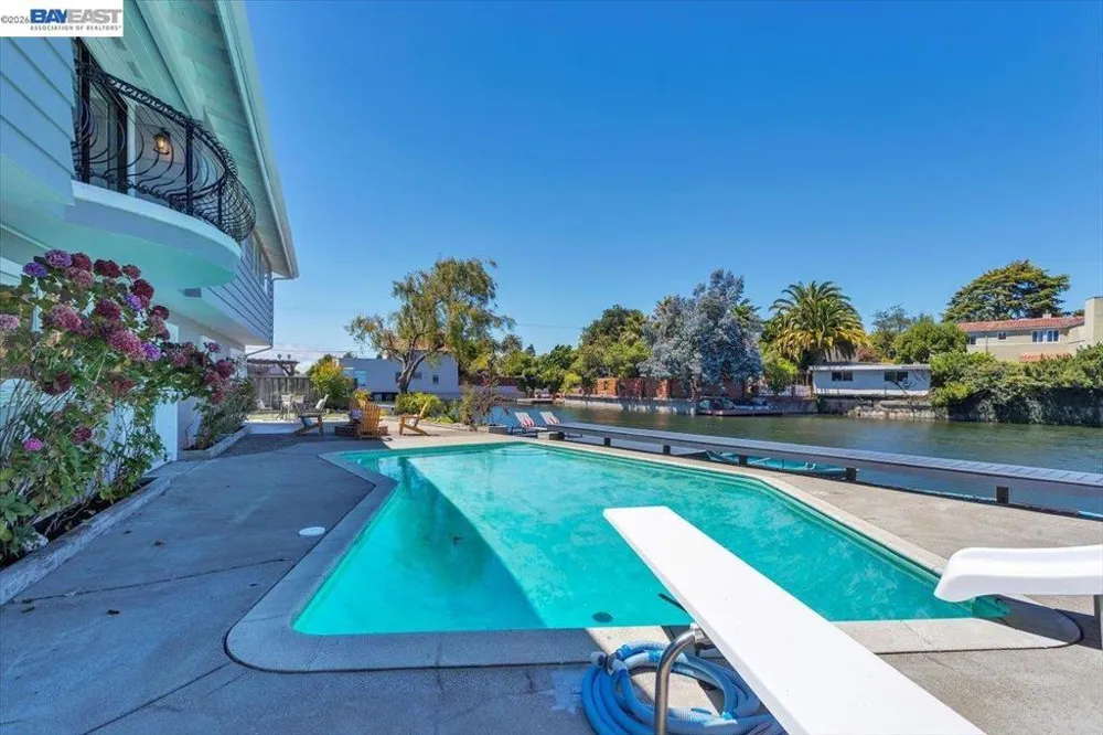 612 Fortress Isle Alameda, CA 94501