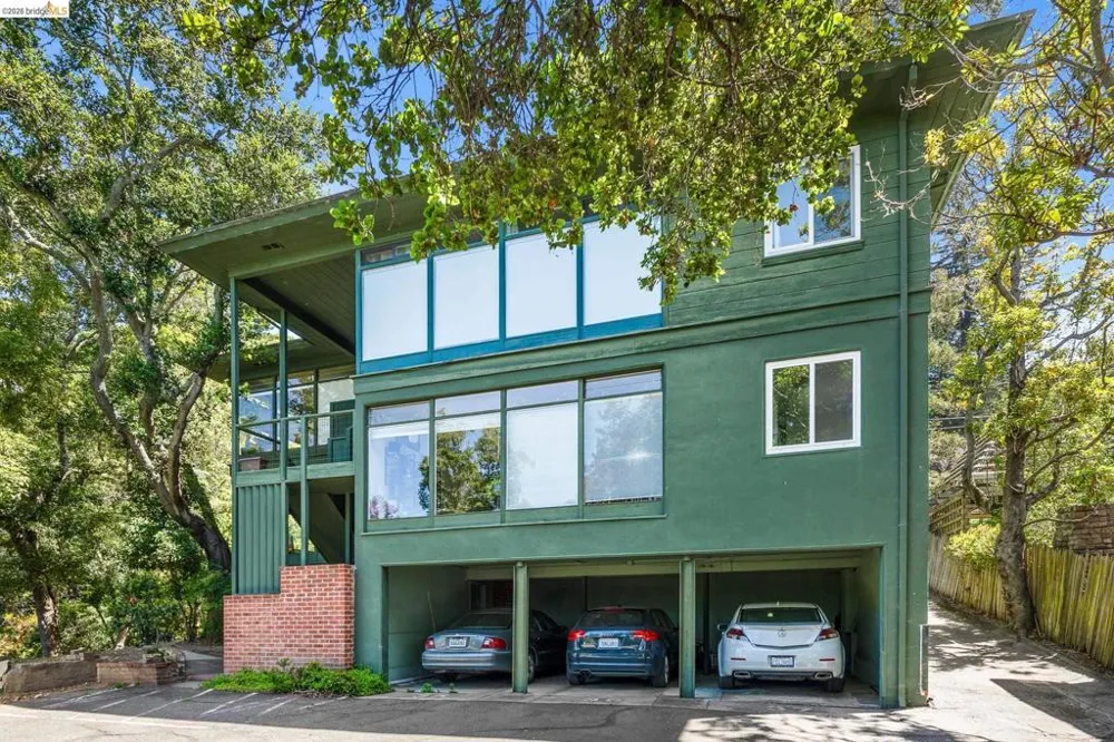 1730 Highland Pl #1 Berkeley, CA 94709