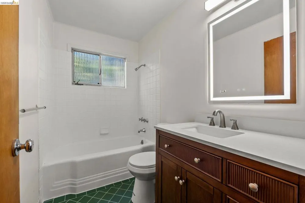 1730 Highland Pl #1 Berkeley, CA 94709