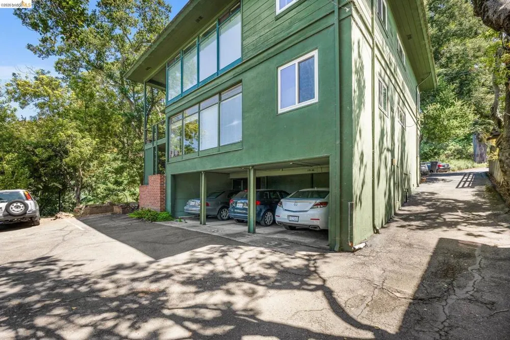 1730 Highland Pl #1 Berkeley, CA 94709