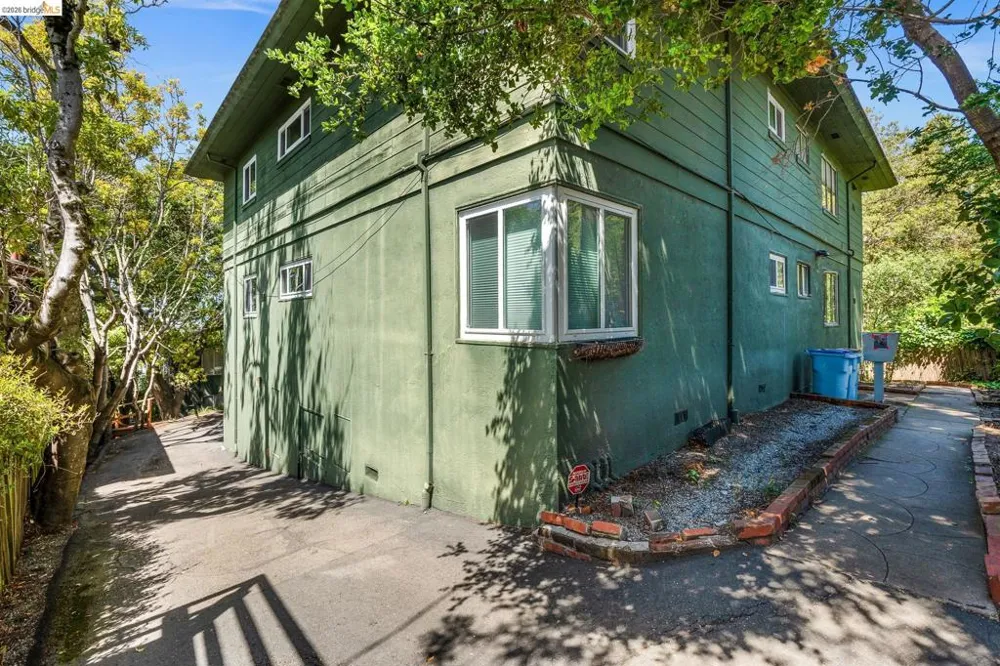 1730 Highland Pl #1 Berkeley, CA 94709