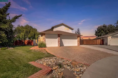 1806 Locke Court