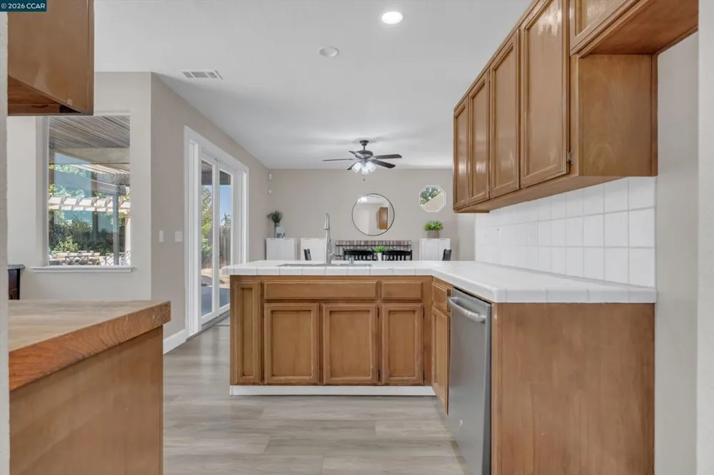 1806 Locke Court Oakley, CA 94561
