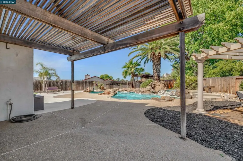 1806 Locke Court Oakley, CA 94561