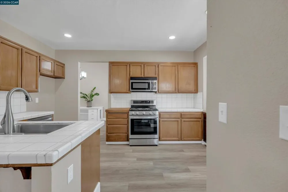 1806 Locke Court Oakley, CA 94561