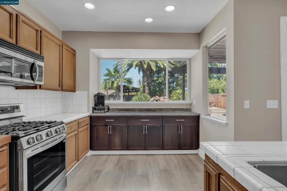 1806 Locke Court Oakley, CA 94561