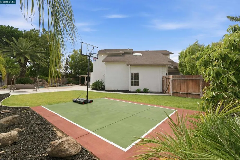1806 Locke Court Oakley, CA 94561