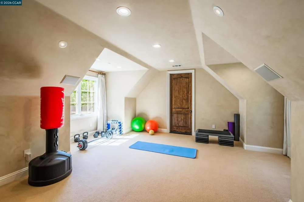 53 Hidden Oaks Dr. Lafayette, CA 94549