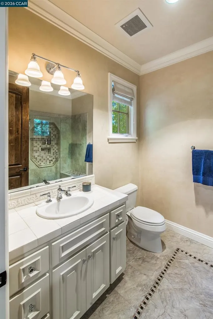 53 Hidden Oaks Dr. Lafayette, CA 94549