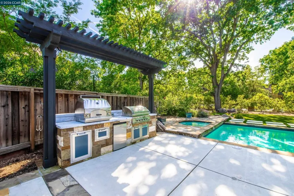 53 Hidden Oaks Dr. Lafayette, CA 94549