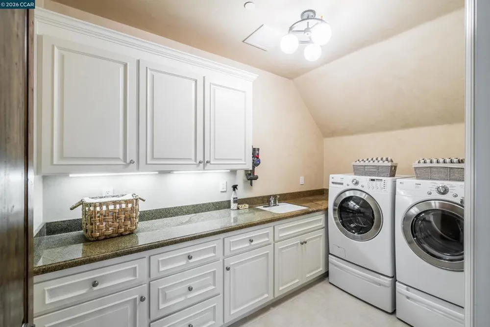 53 Hidden Oaks Dr. Lafayette, CA 94549