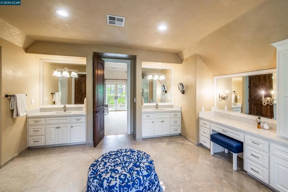 53 Hidden Oaks Dr. Lafayette, CA 94549