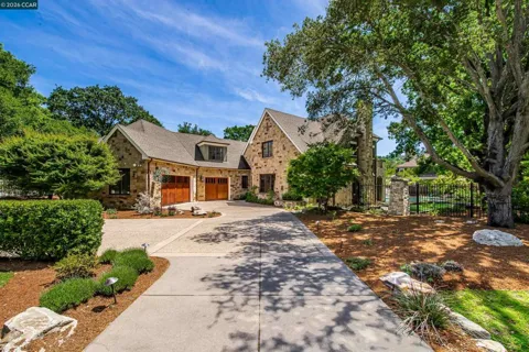 53 Hidden Oaks Dr.