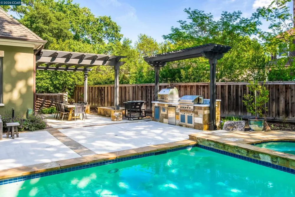 53 Hidden Oaks Dr. Lafayette, CA 94549