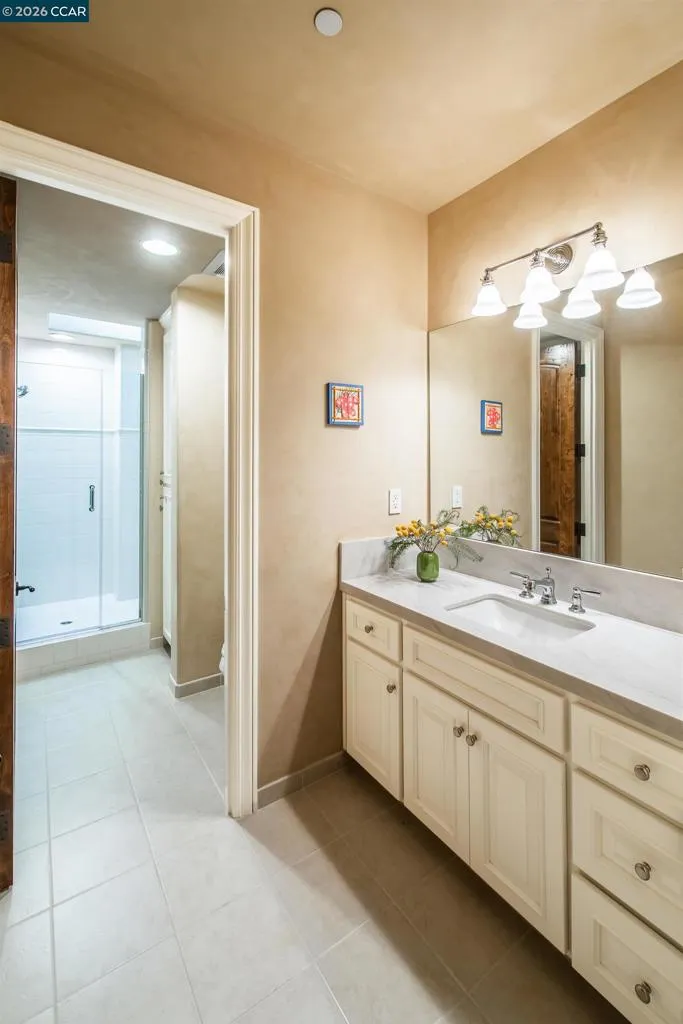 53 Hidden Oaks Dr. Lafayette, CA 94549