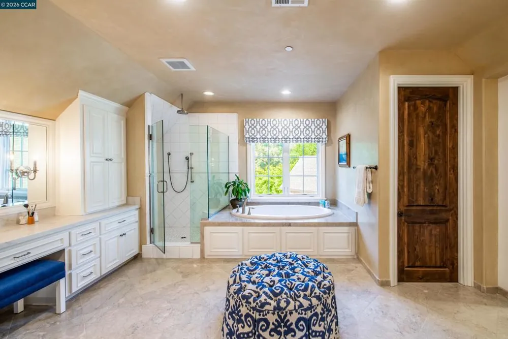53 Hidden Oaks Dr. Lafayette, CA 94549