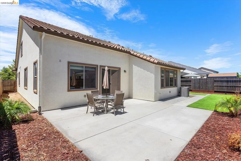 4352 Vanguard DR Modesto, CA 95356