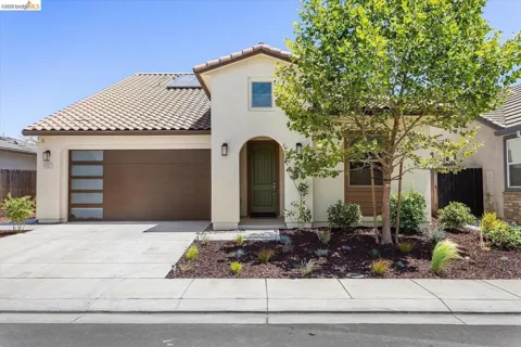 4352 Vanguard DR