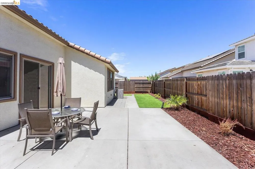 4352 Vanguard DR Modesto, CA 95356