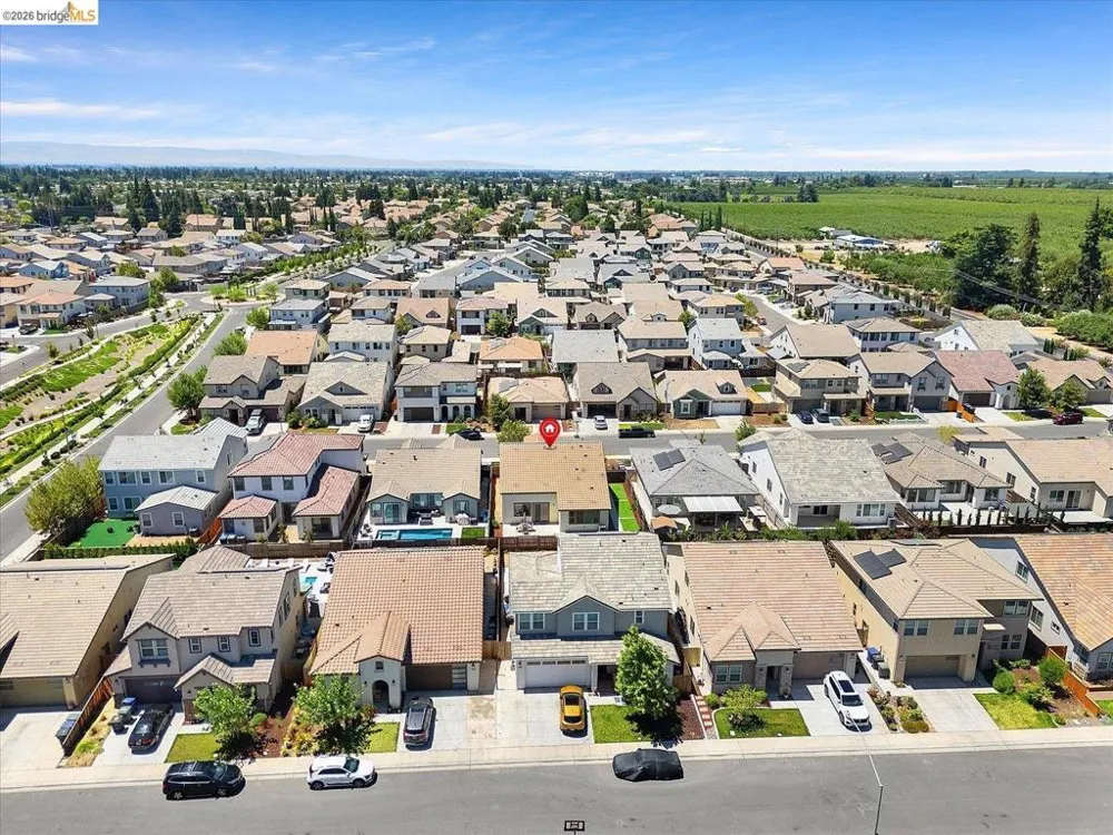 4352 Vanguard DR Modesto, CA 95356