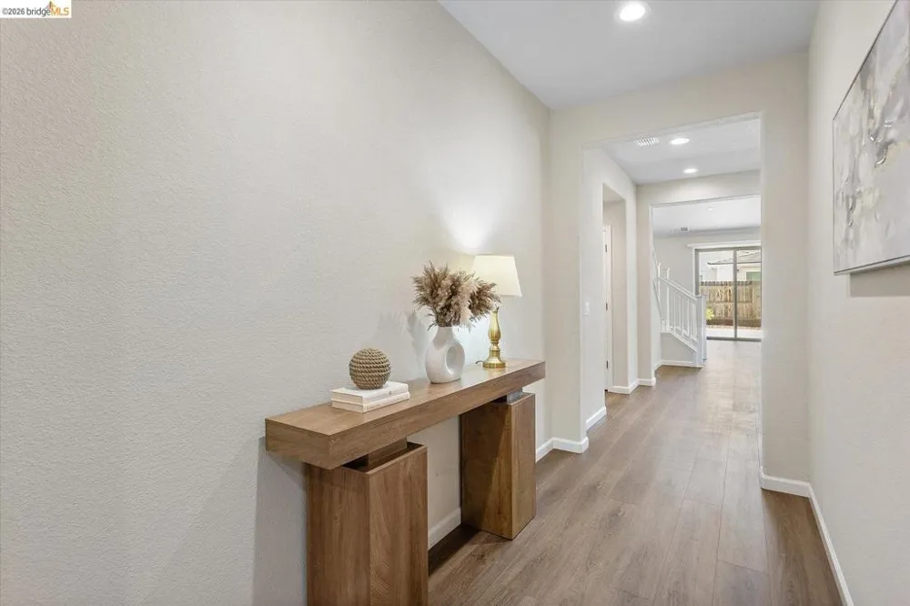 4352 Vanguard DR Modesto, CA 95356