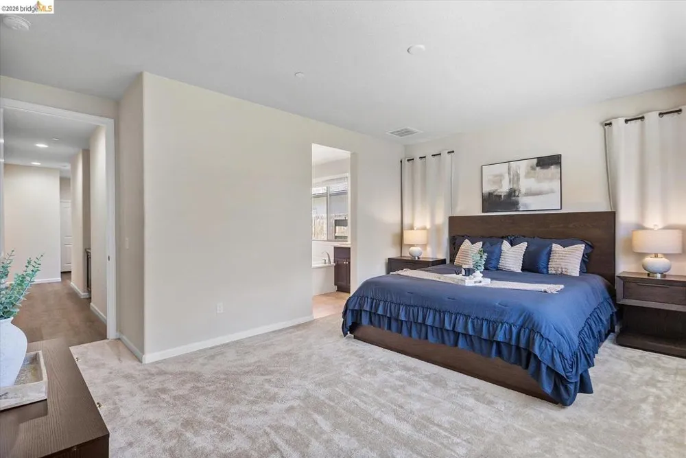 4352 Vanguard DR Modesto, CA 95356