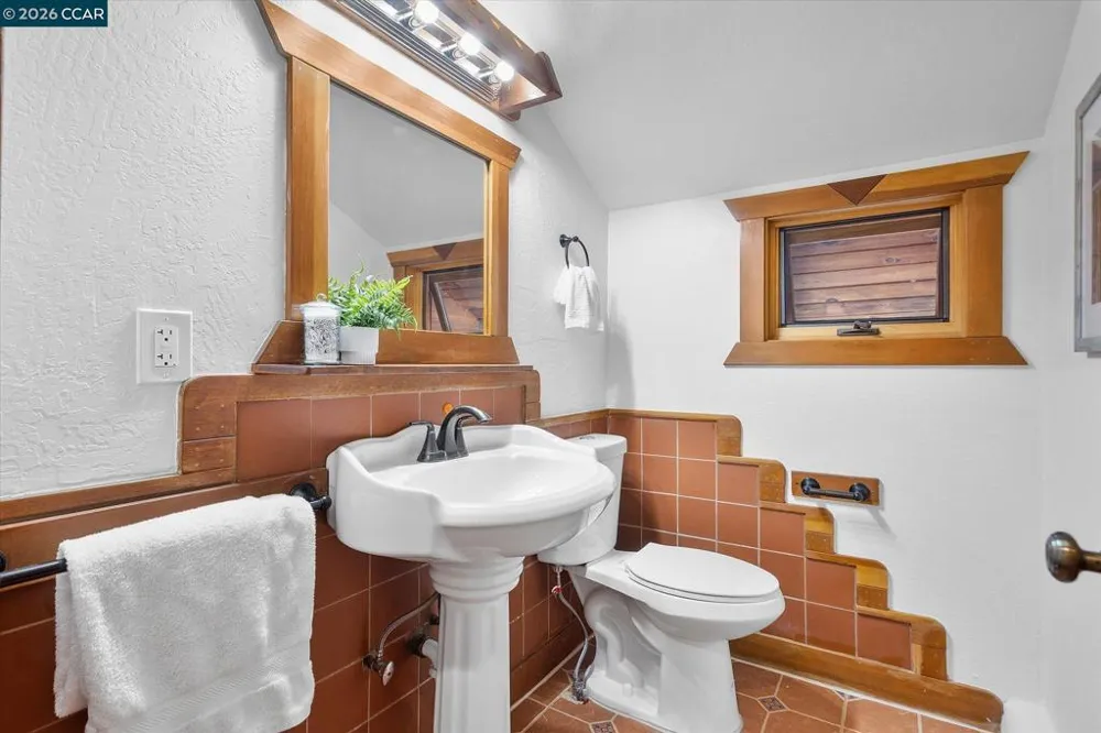 17460 Vineyard Rd Castro Valley, CA 94546
