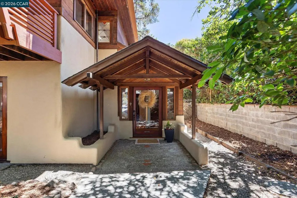 17460 Vineyard Rd Castro Valley, CA 94546