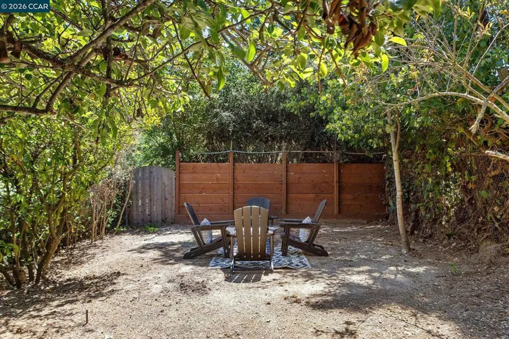 17460 Vineyard Rd Castro Valley, CA 94546