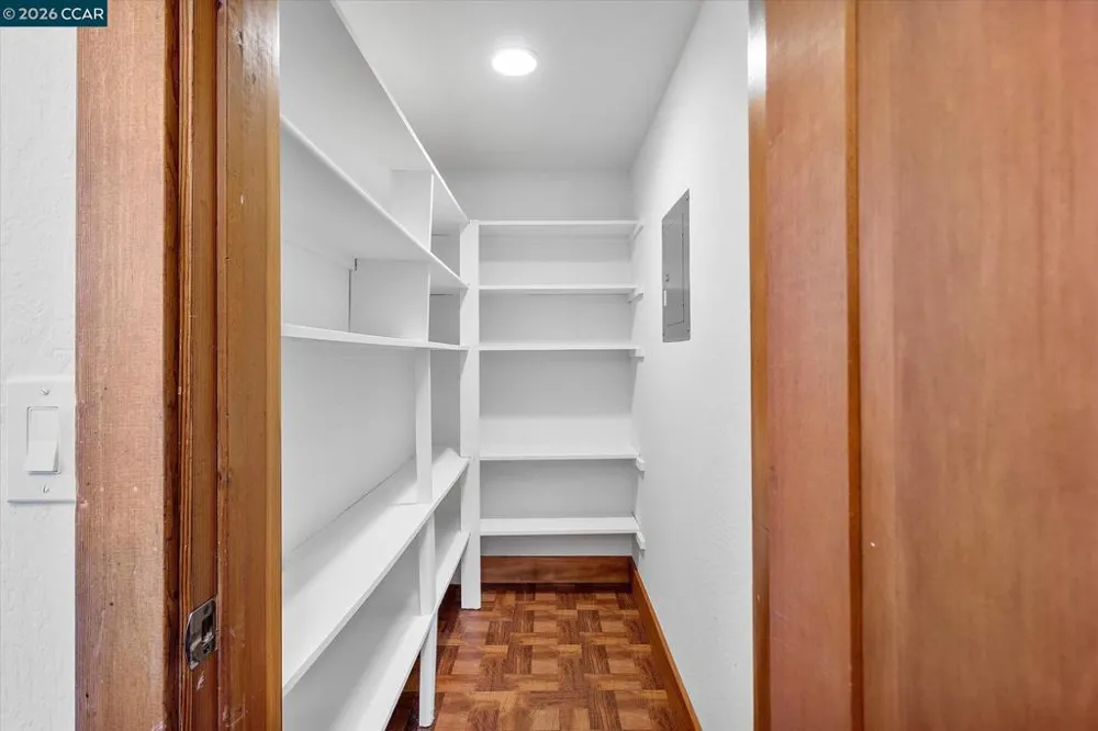 17460 Vineyard Rd Castro Valley, CA 94546