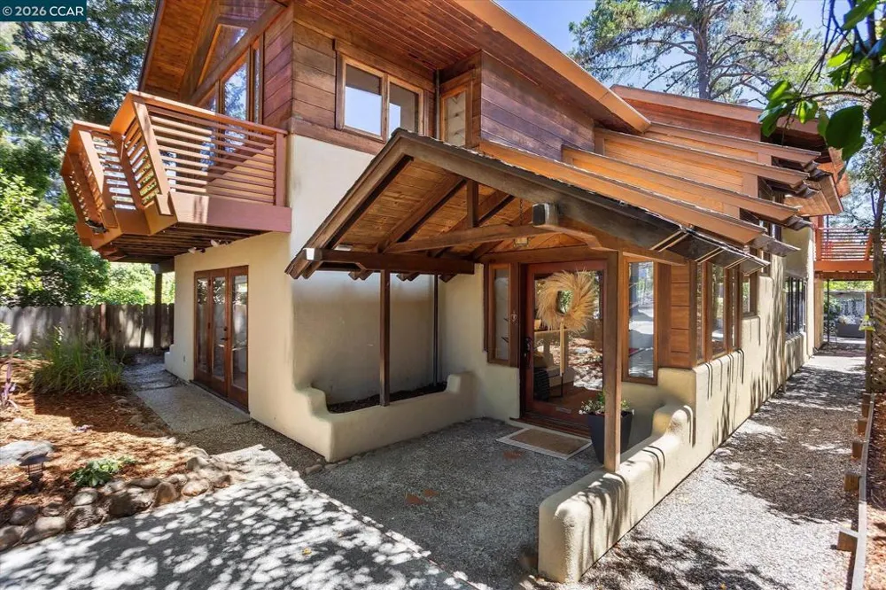 17460 Vineyard Rd Castro Valley, CA 94546