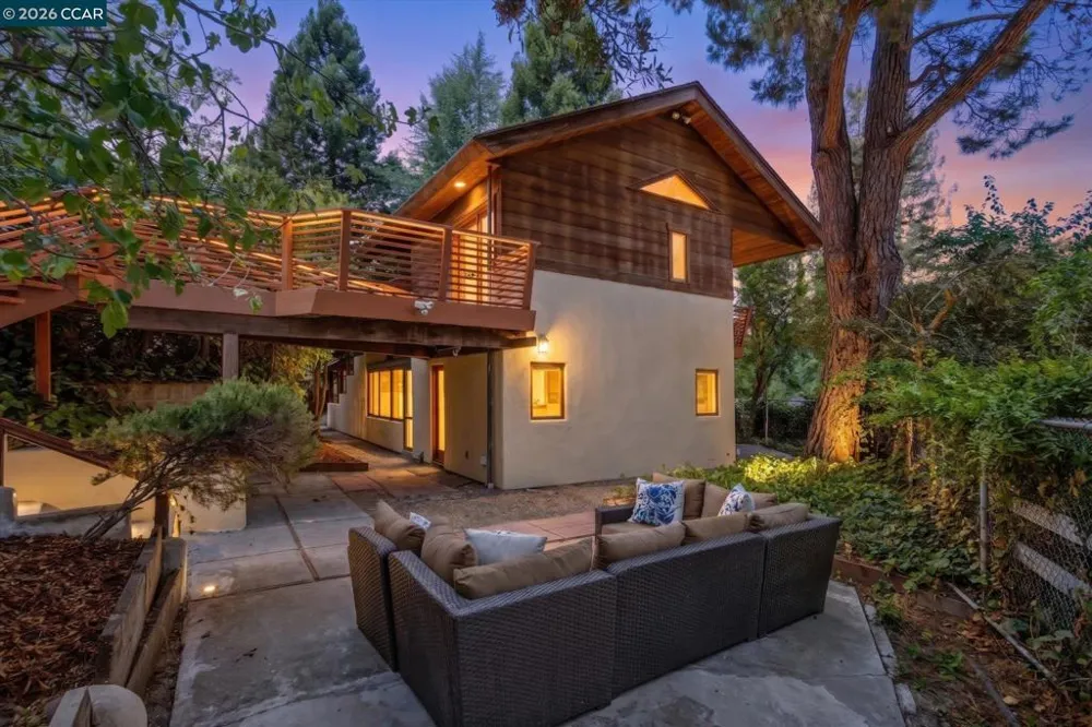 17460 Vineyard Rd Castro Valley, CA 94546