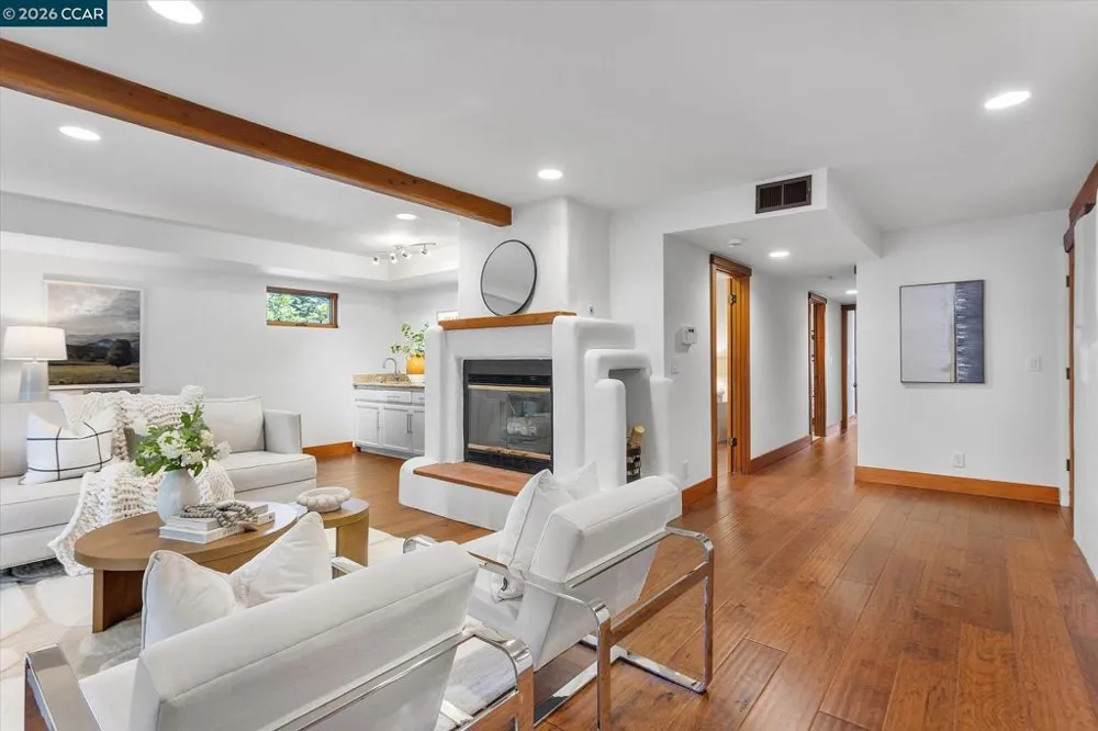 17460 Vineyard Rd Castro Valley, CA 94546