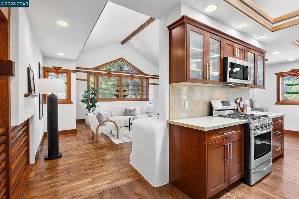 17460 Vineyard Rd Castro Valley, CA 94546