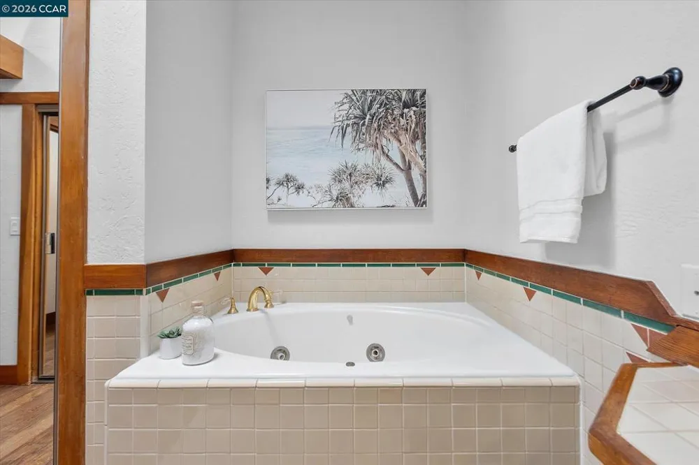 17460 Vineyard Rd Castro Valley, CA 94546