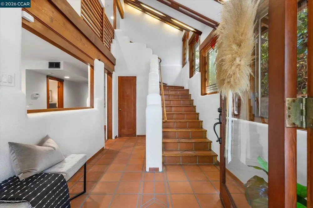 17460 Vineyard Rd Castro Valley, CA 94546