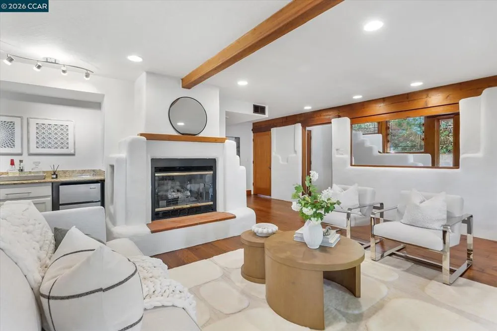 17460 Vineyard Rd Castro Valley, CA 94546