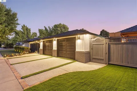 1131 Ruth Drive