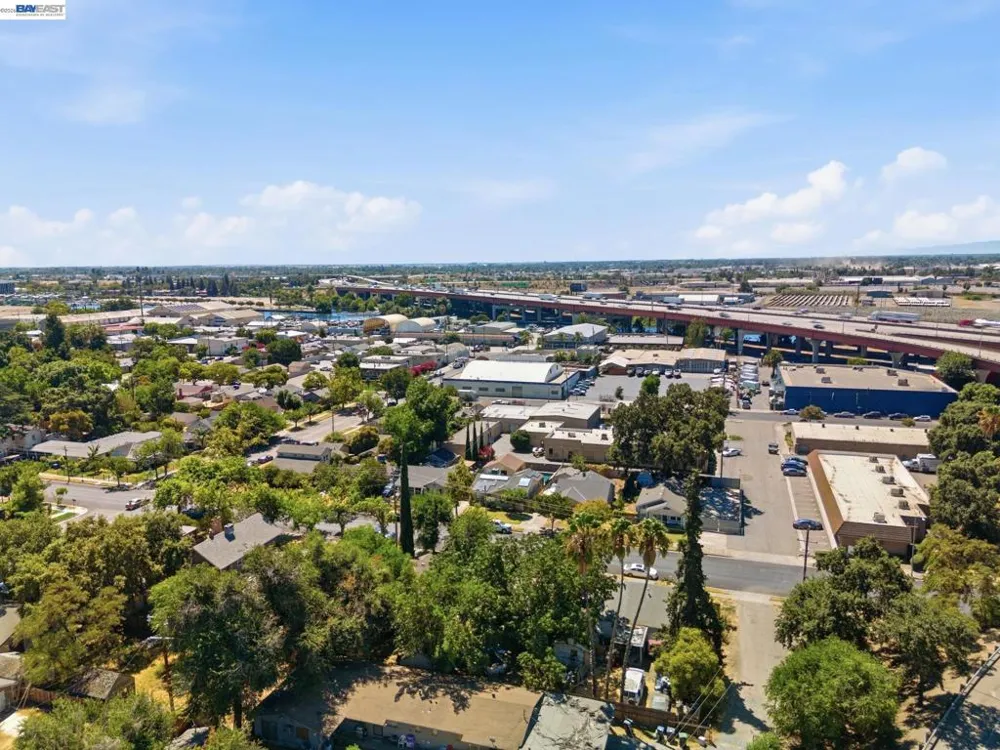 1330 W Park St Stockton, CA 95203