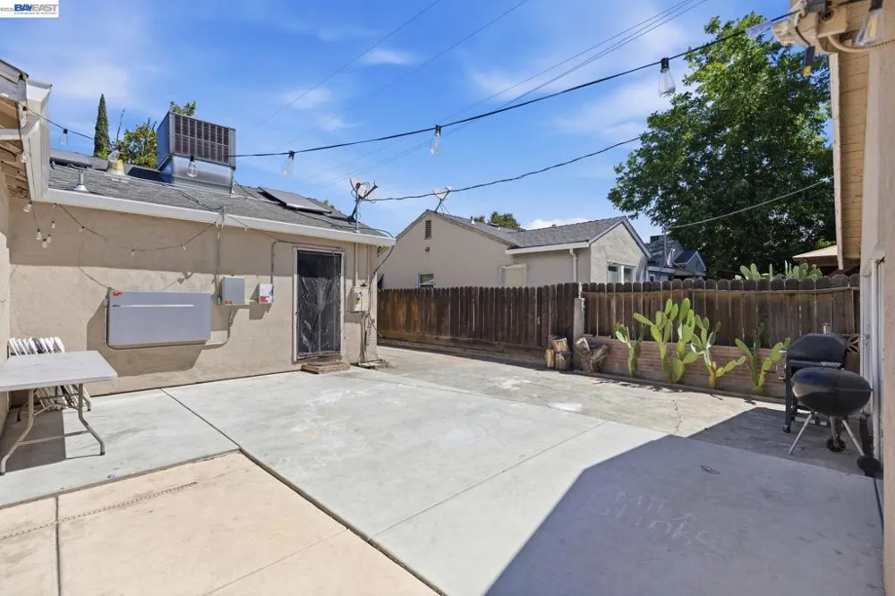 1330 W Park St Stockton, CA 95203