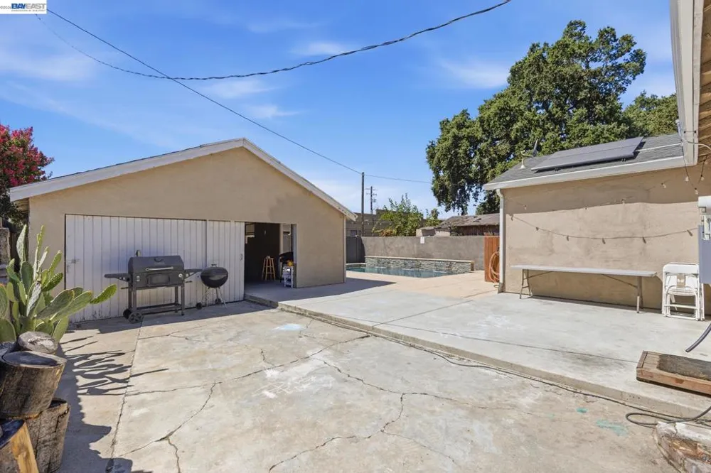 1330 W Park St Stockton, CA 95203