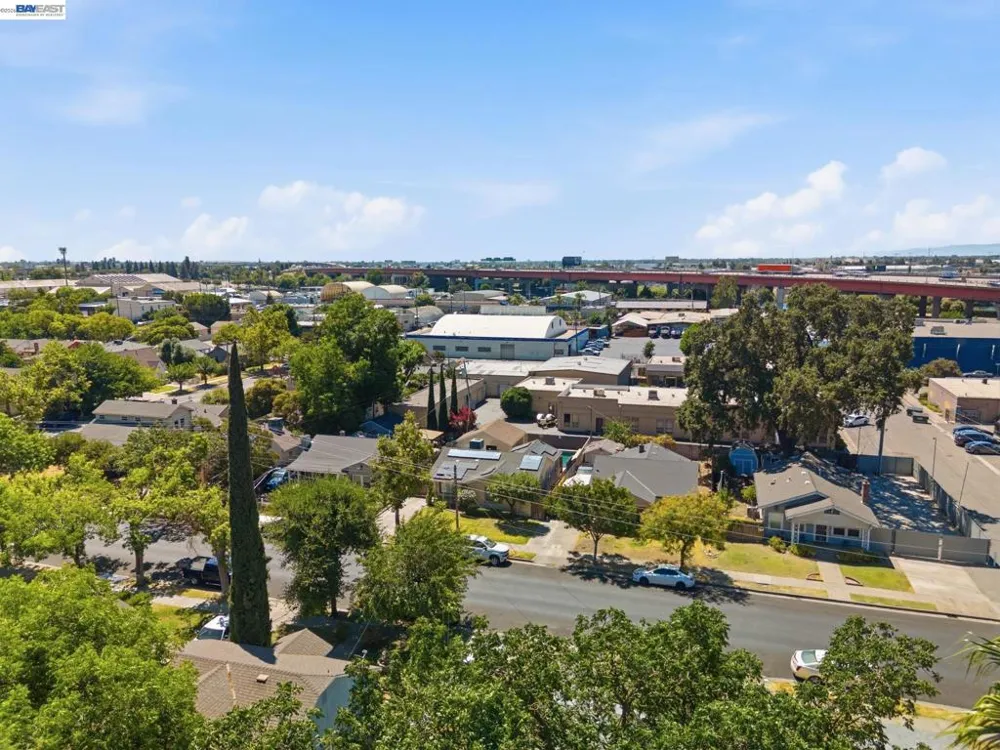 1330 W Park St Stockton, CA 95203